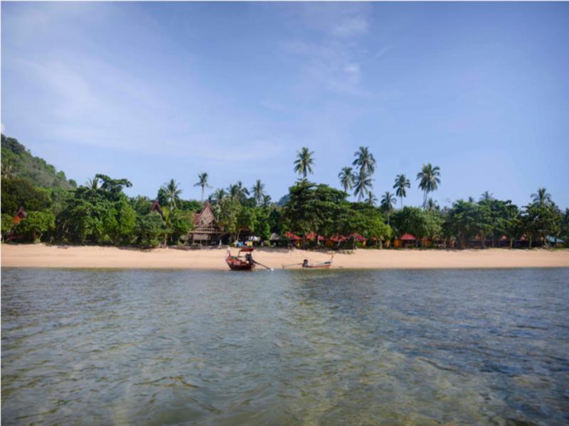 Libong Relax Beach Resort Trang Exteriör bild