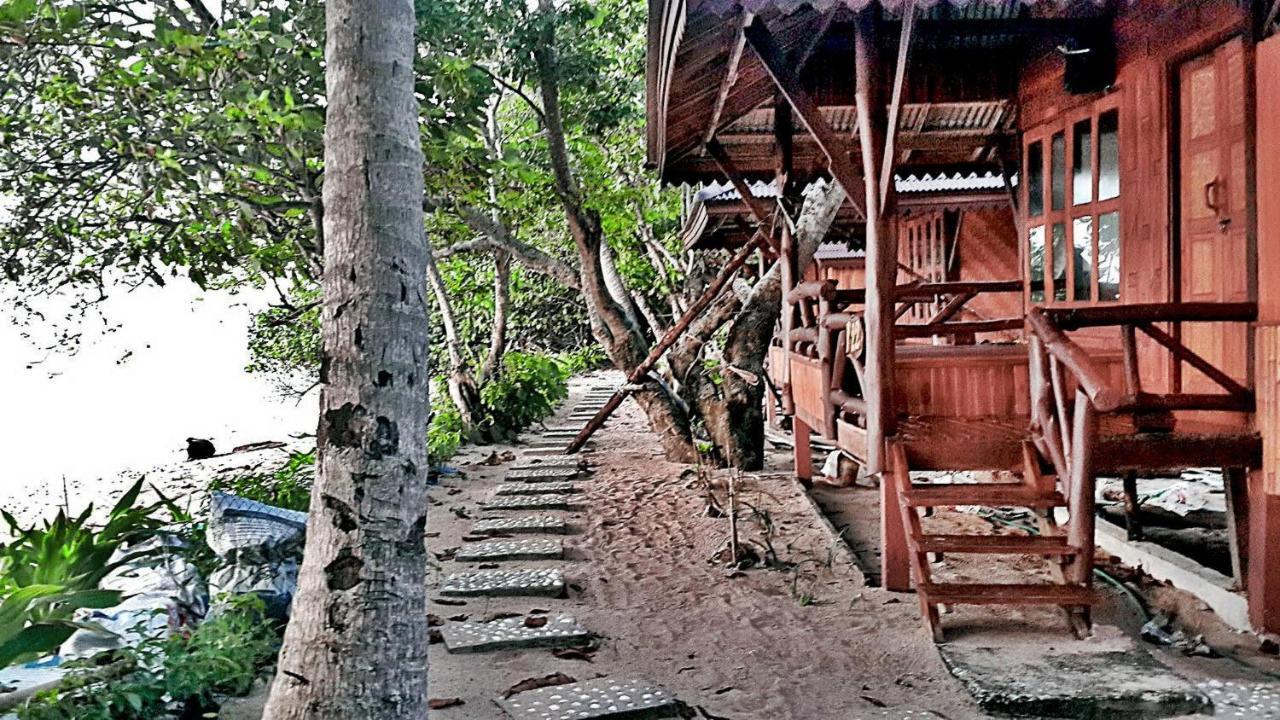 Libong Relax Beach Resort Trang Exteriör bild